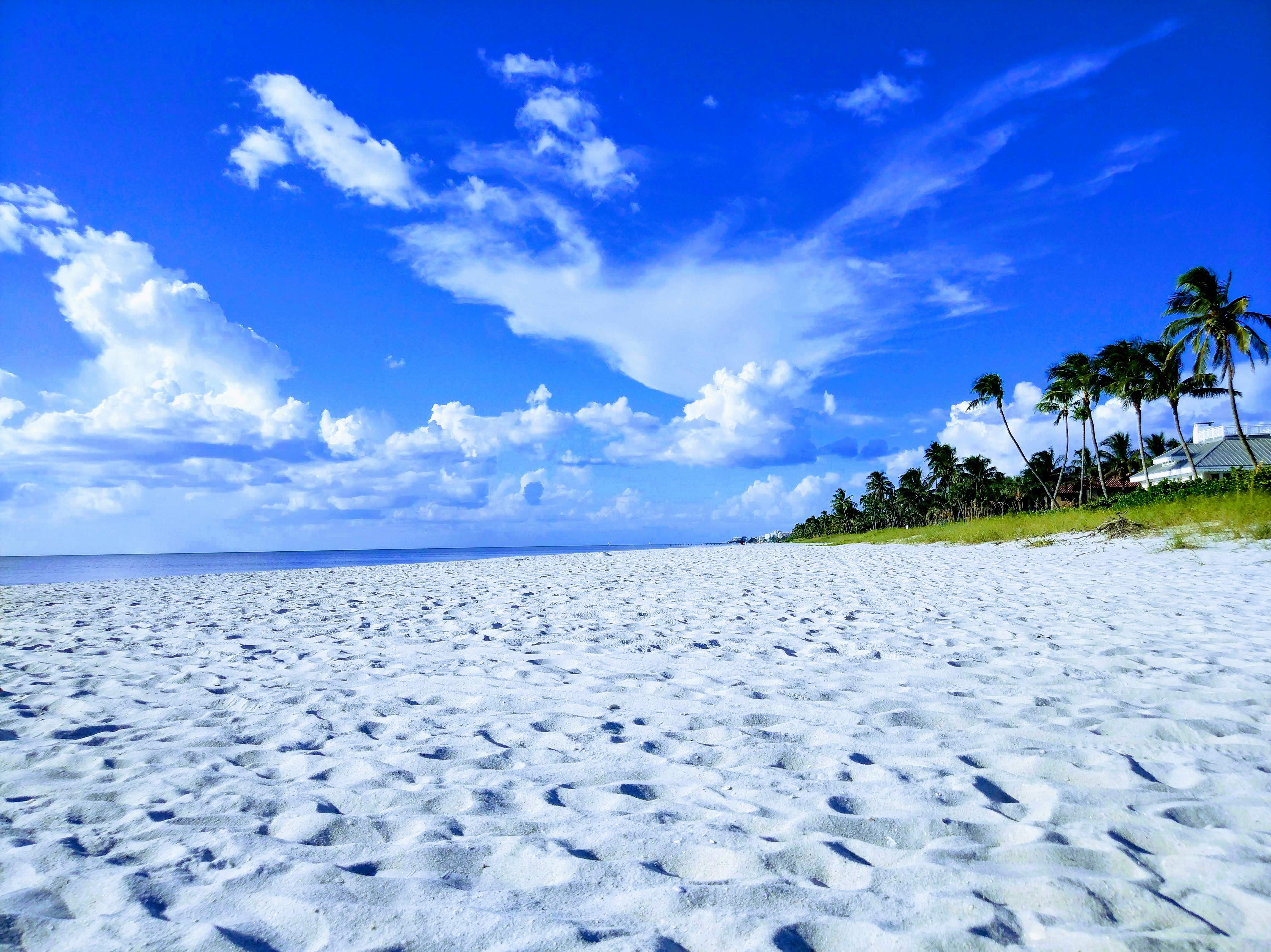 Lowdermilk Park (Lowdermilk Beach) - Main beachfront and lawn overview in Naples, United States